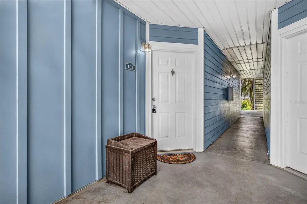 2561 Grassy Point Drive Lake Mary FL 32746