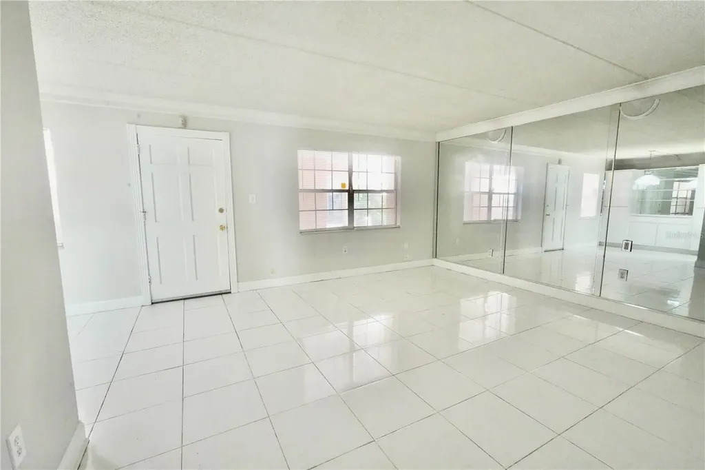 4718 Christa Court Tampa FL 33614