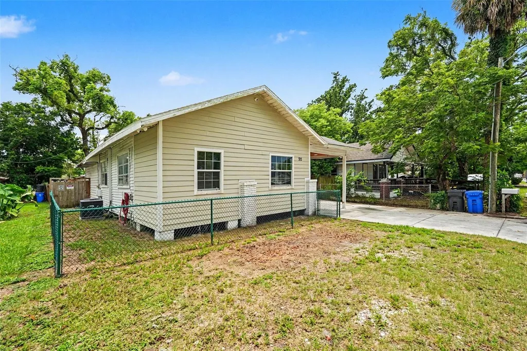 911 E 123rd Avenue Tampa FL 33612