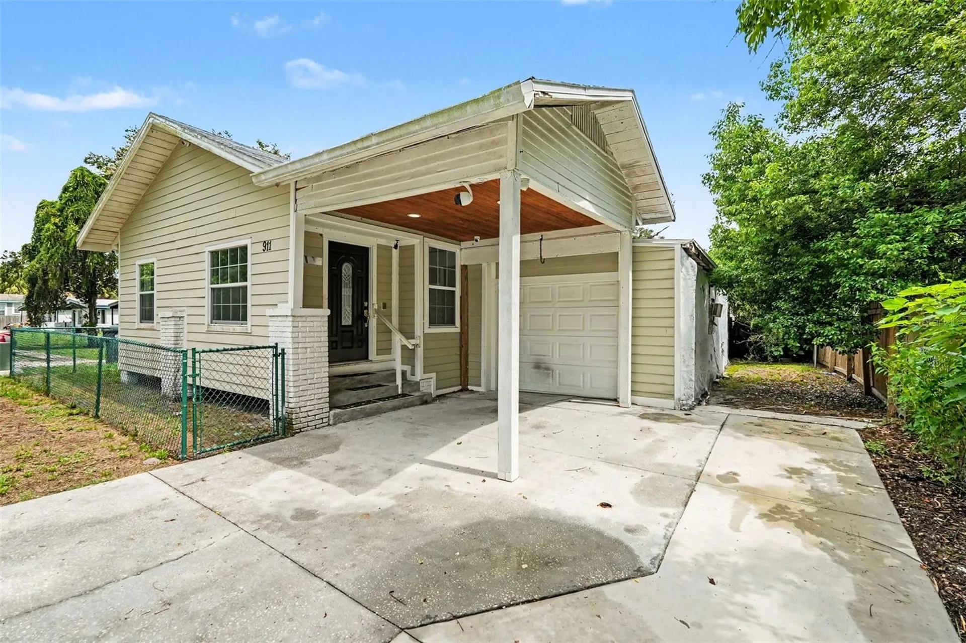911 E 123rd Avenue Tampa FL 33612