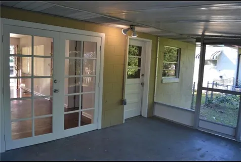609 S Montgomery Avenue Deland FL 32720