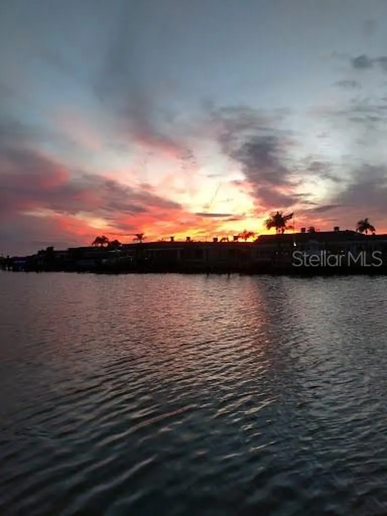 531 Boca Ciega Point Boulevard S St Petersburg FL 33708