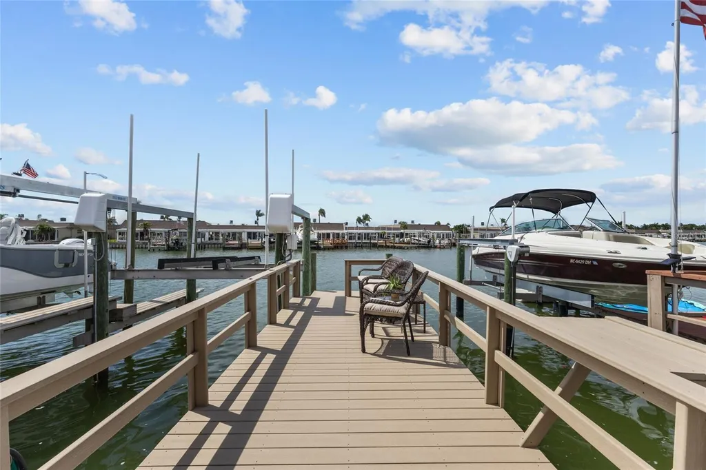 531 Boca Ciega Point Boulevard S St Petersburg FL 33708