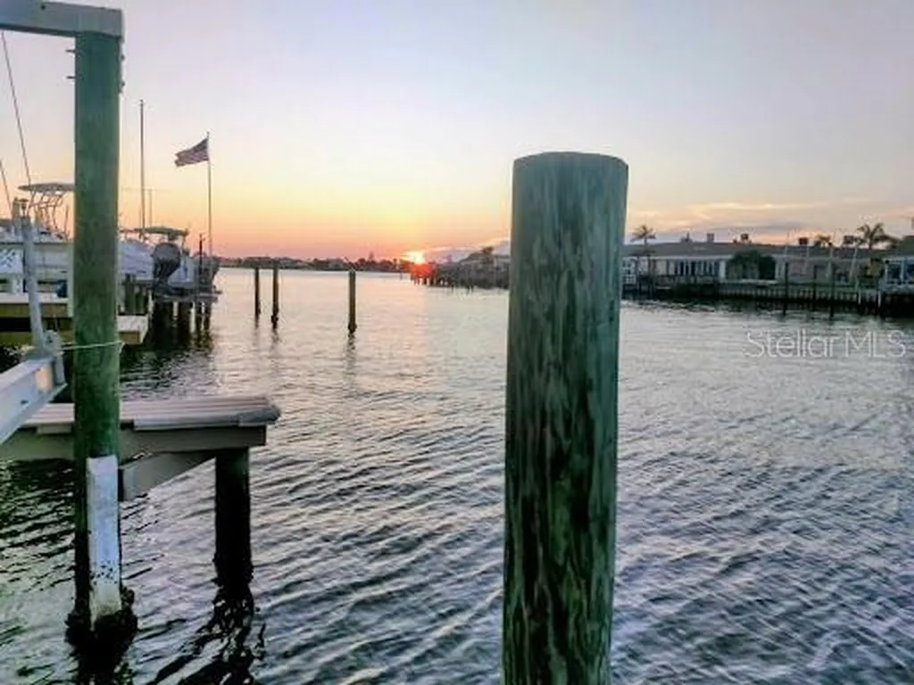 531 Boca Ciega Point Boulevard S St Petersburg FL 33708
