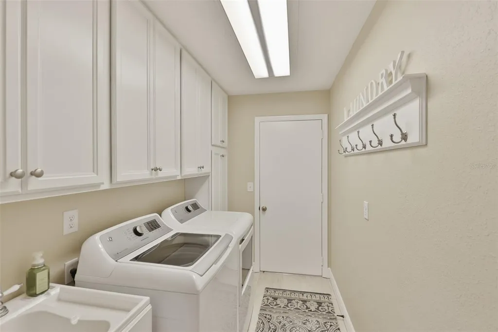 412 Stoneham Drive Sun City Center FL 33573