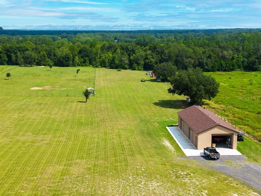 19221 Baker Road Umatilla FL 32784