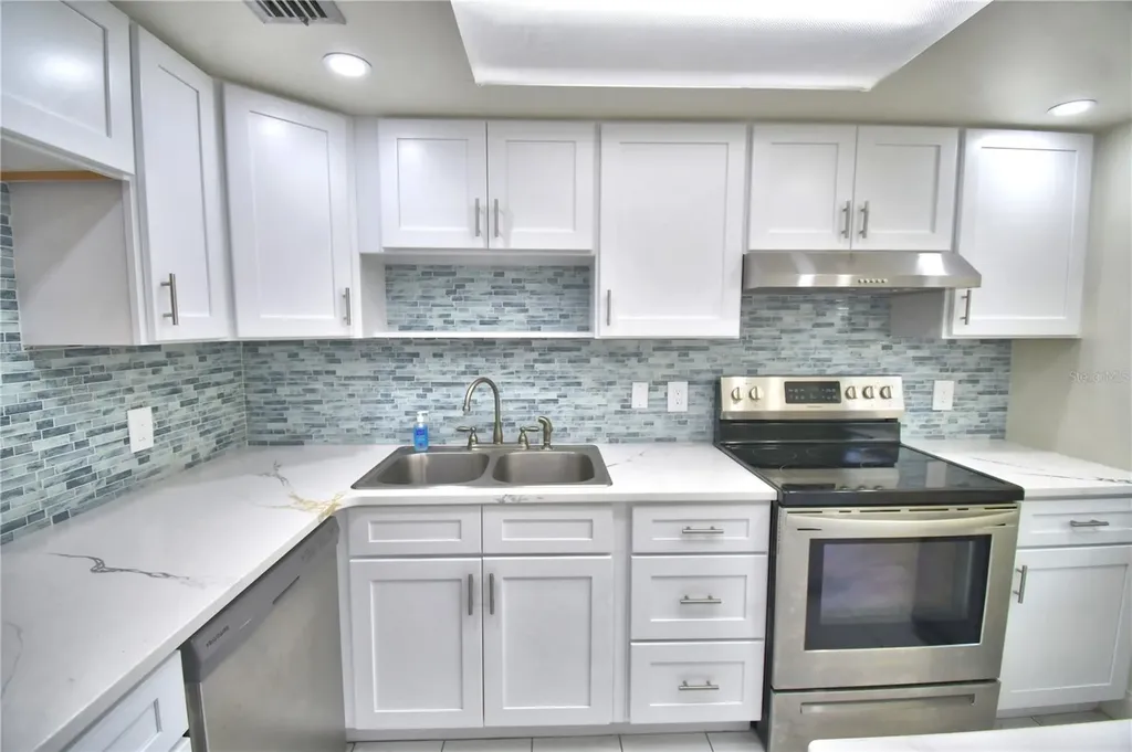 333 Lake Howard Dr NW Winter Haven FL 33880