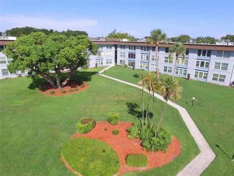 333 Lake Howard Dr NW Winter Haven FL 33880