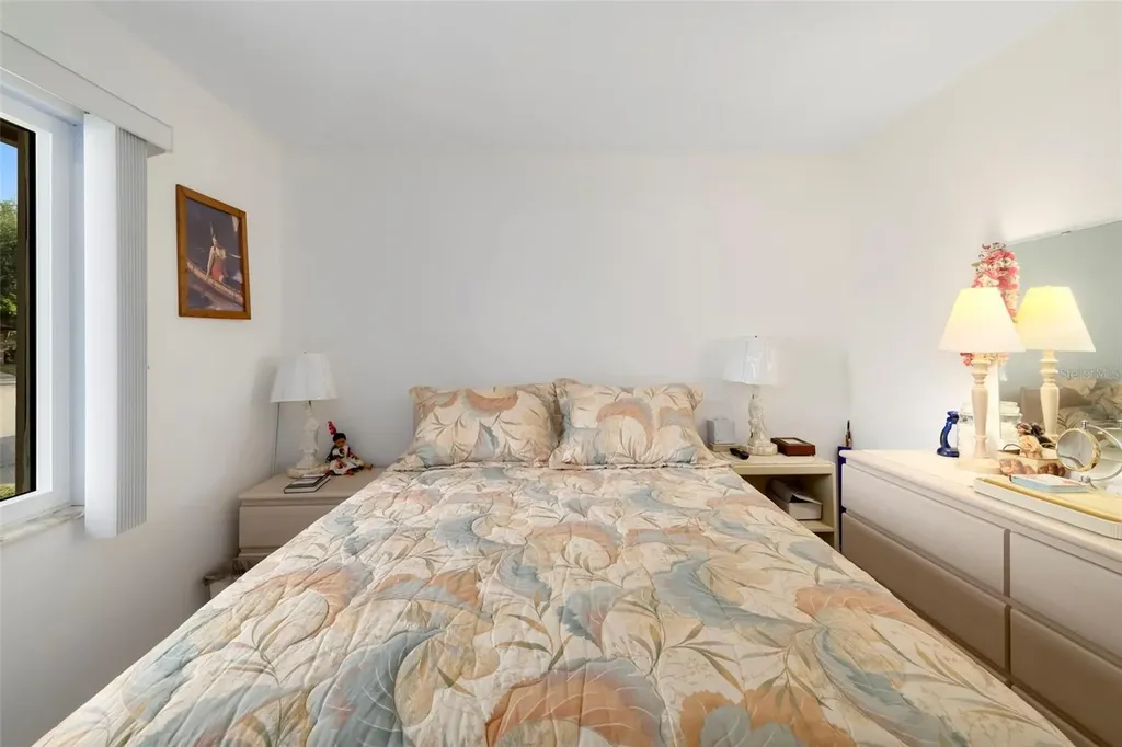 4586 Mohican Trail Sarasota FL 34233