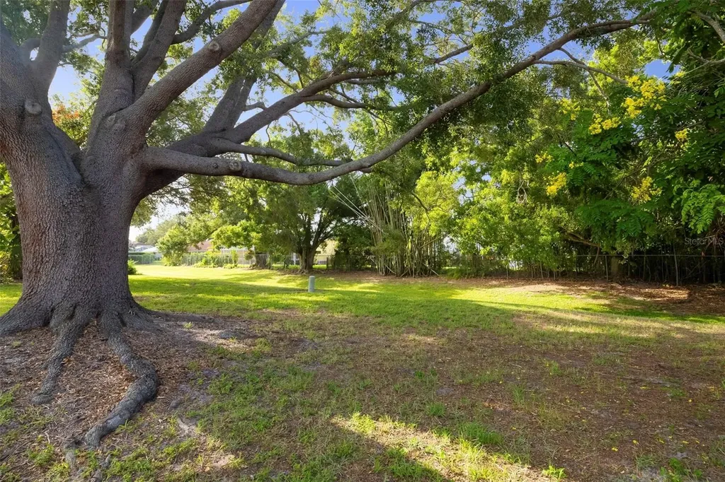 4586 Mohican Trail Sarasota FL 34233