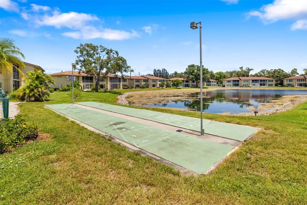 4586 Mohican Trail Sarasota FL 34233