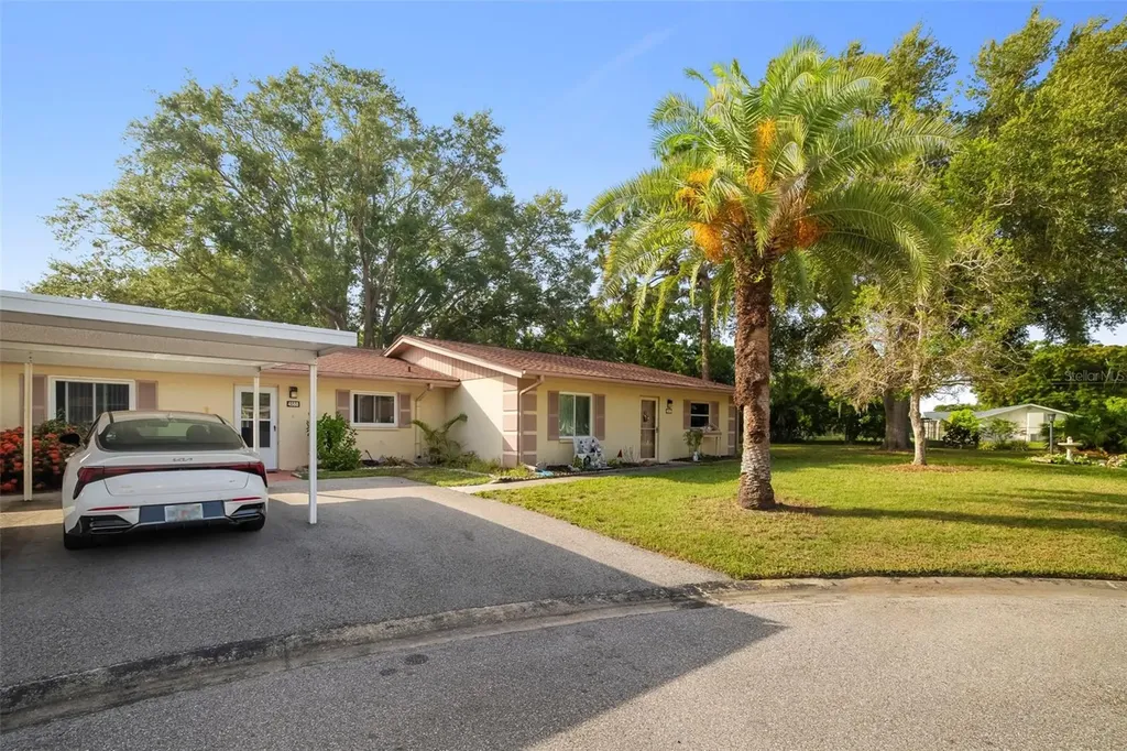 4586 Mohican Trail Sarasota FL 34233