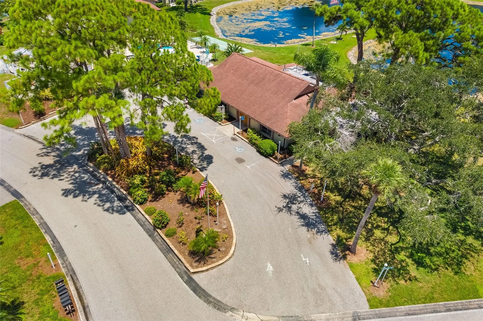 4586 Mohican Trail Sarasota FL 34233