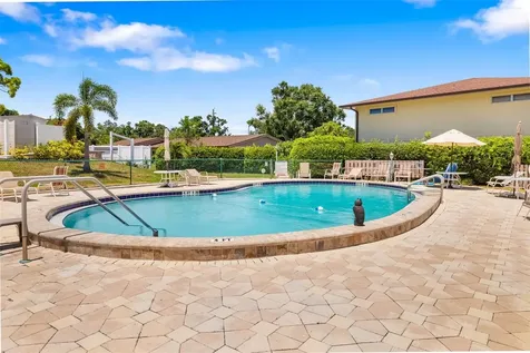 4586 Mohican Trail Sarasota FL 34233