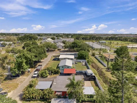 2908 18th Street W Bradenton FL 34205