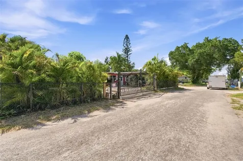 2908 18th Street W Bradenton FL 34205