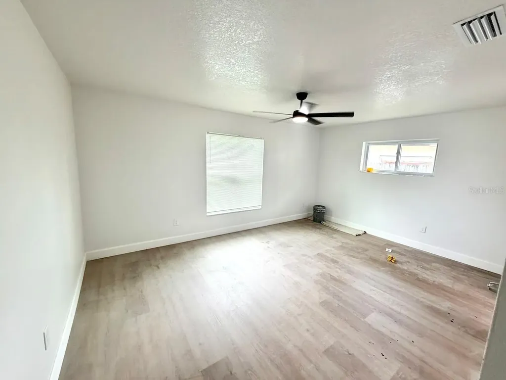 1518 Deming Drive Orlando FL 32825