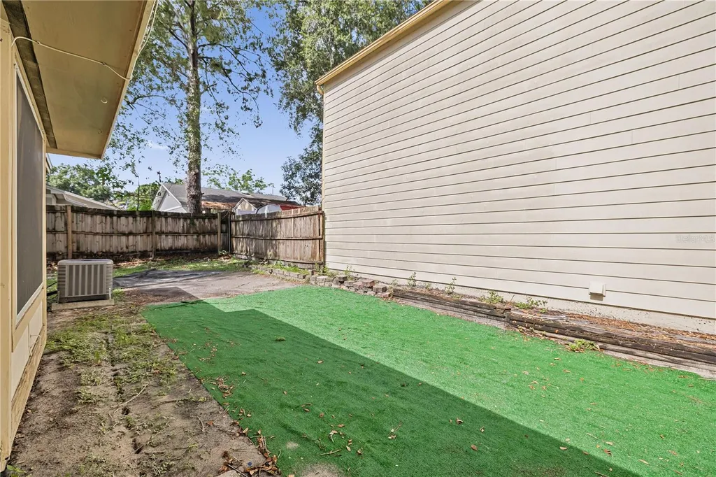 7607 Glades Court Tampa FL 33637