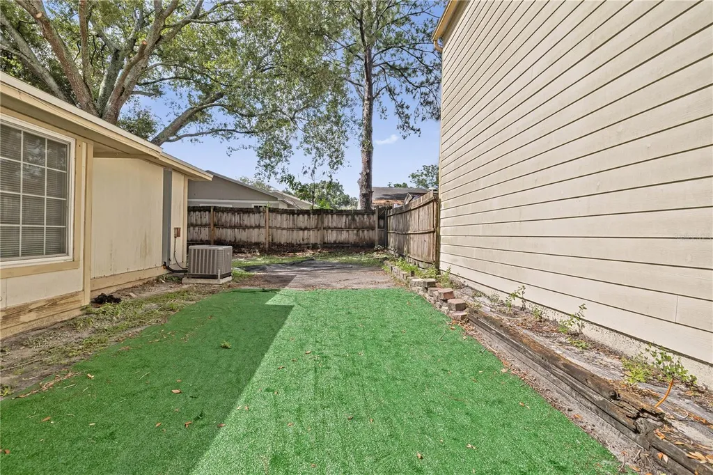 7607 Glades Court Tampa FL 33637