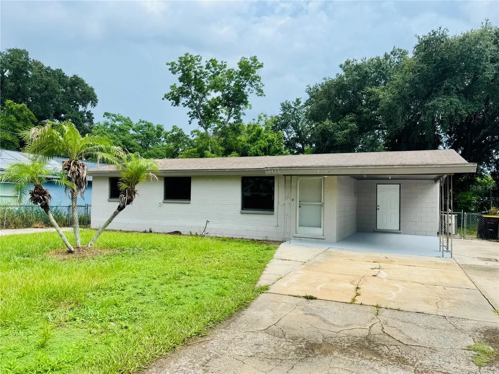 1923 Fruitland Park Circle Eagle Lake FL 33839