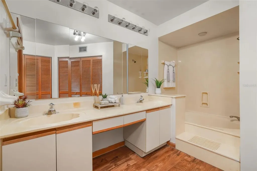 6140 Raintree Drive Orlando FL 32822