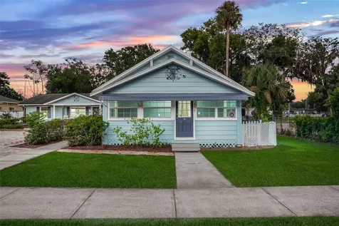 330 S Highland Street Mount Dora FL 32757