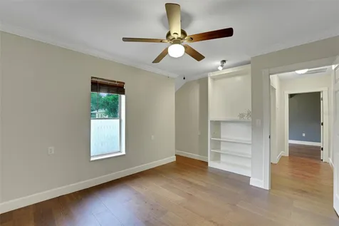 330 S Highland Street Mount Dora FL 32757