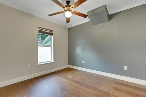 330 S Highland Street Mount Dora FL 32757