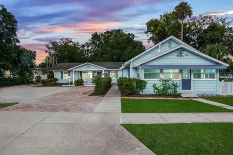 330 S Highland Street Mount Dora FL 32757