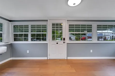 330 S Highland Street Mount Dora FL 32757