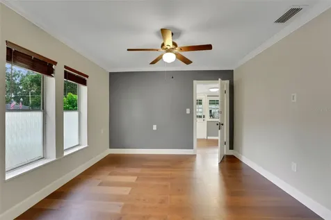 330 S Highland Street Mount Dora FL 32757