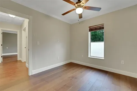 330 S Highland Street Mount Dora FL 32757