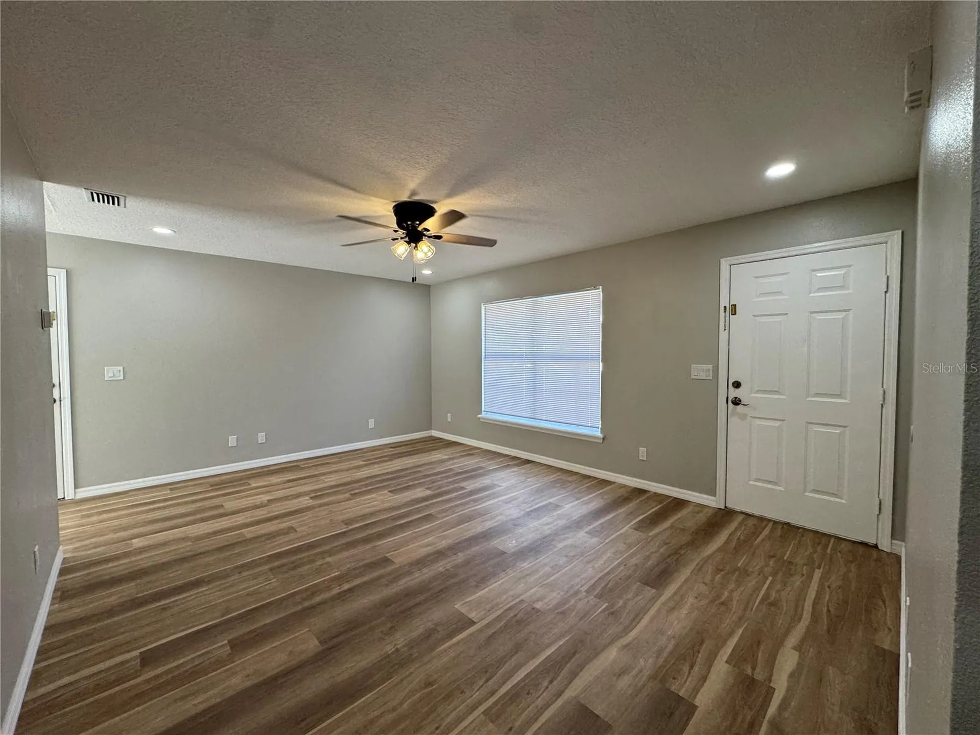 1151 W Minneola Avenue Clermont FL 34711