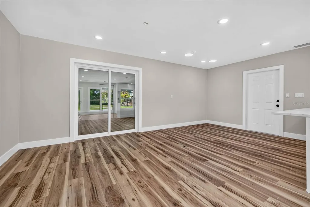 1524 Carson Circle NE St Petersburg FL 33703