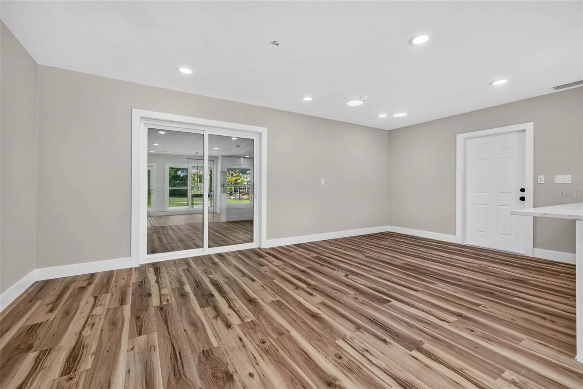 1524 Carson Circle NE St Petersburg FL 33703