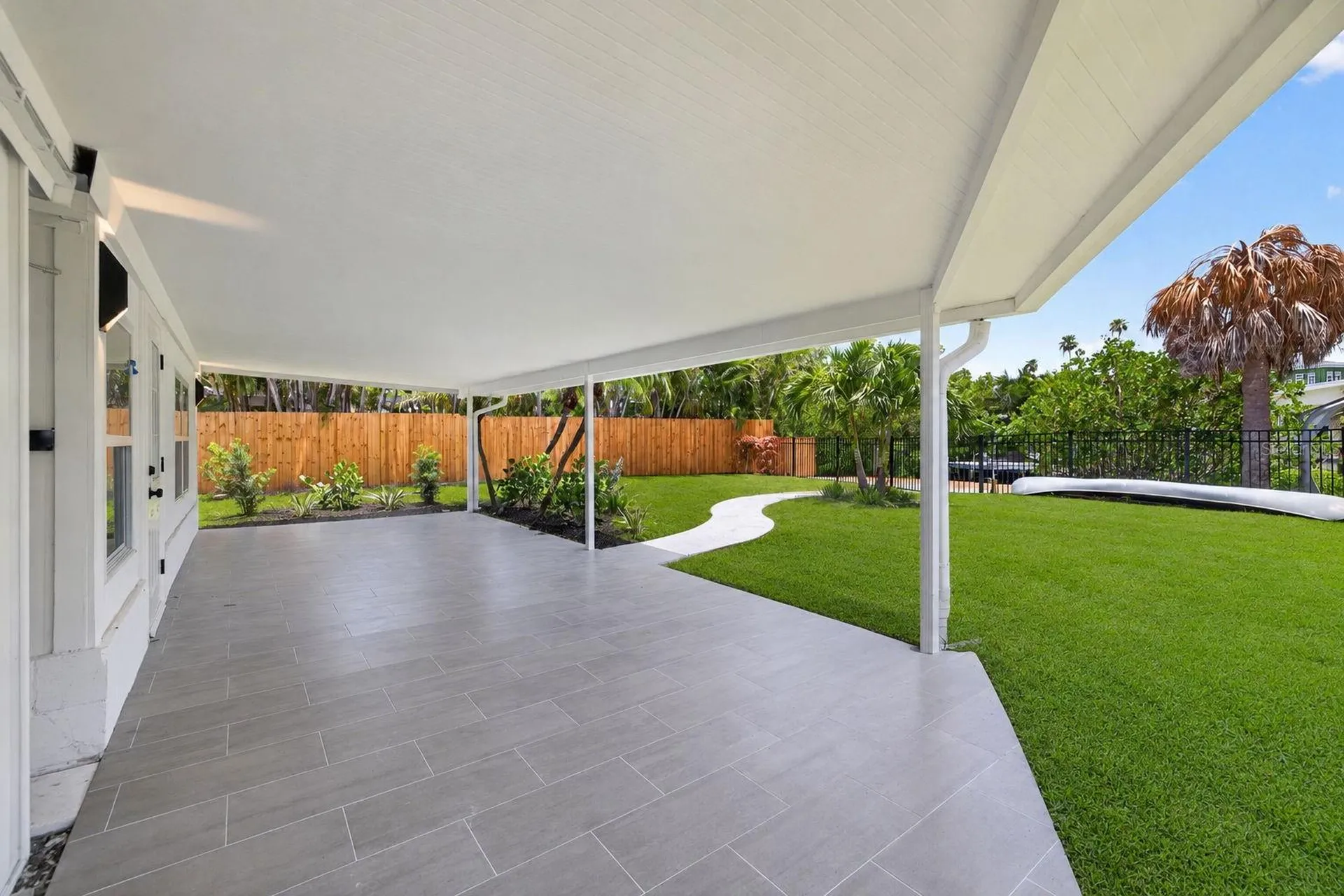 1524 Carson Circle NE St Petersburg FL 33703
