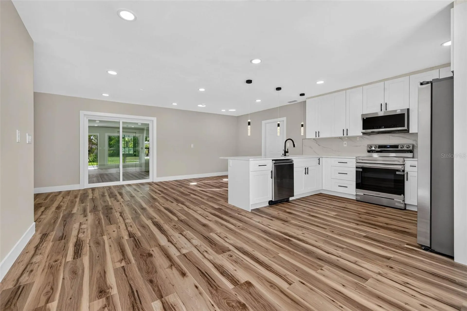 1524 Carson Circle NE St Petersburg FL 33703