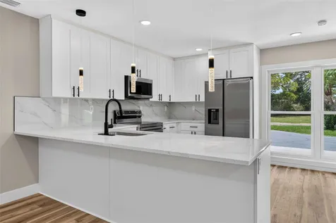1524 Carson Circle NE St Petersburg FL 33703