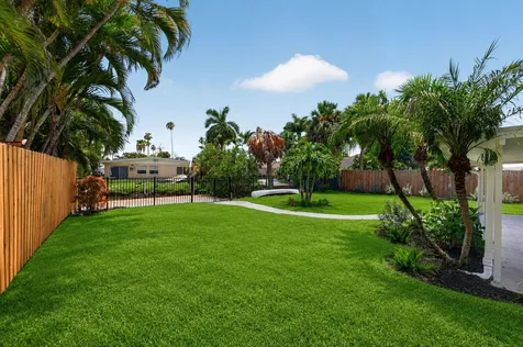 1524 Carson Circle NE St Petersburg FL 33703
