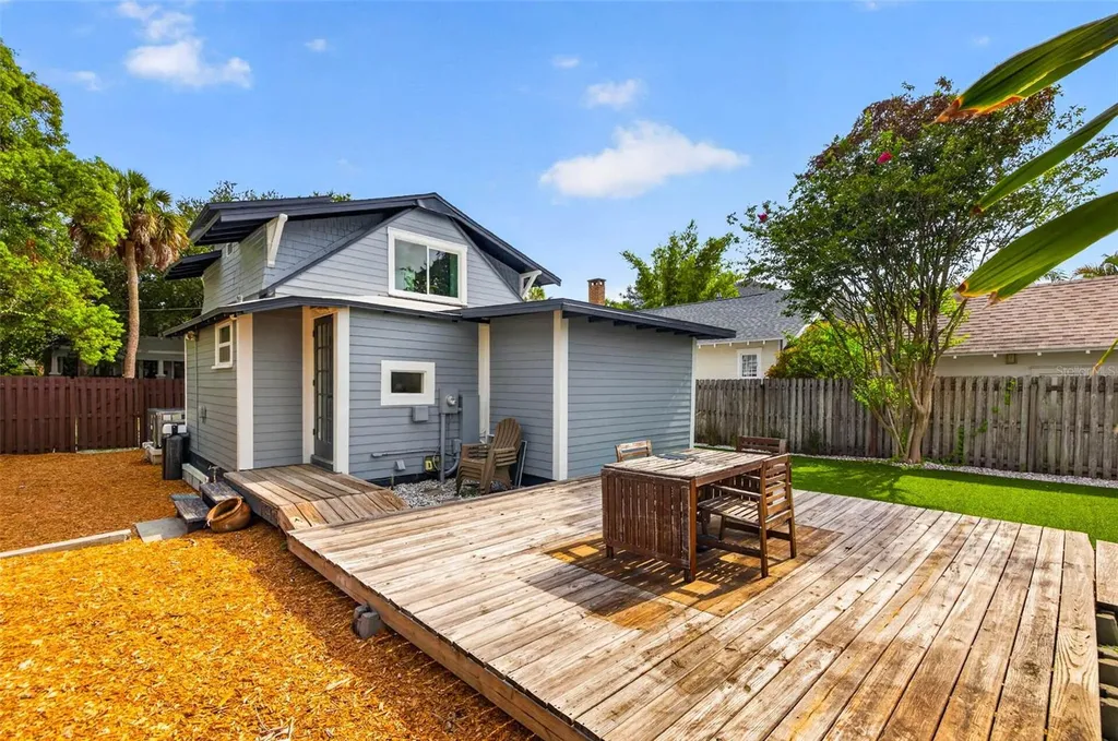 629 6th Avenue N St Petersburg FL 33701