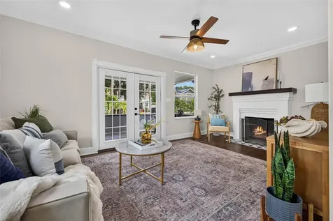 629 6th Avenue N St Petersburg FL 33701