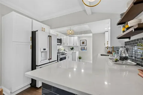 629 6th Avenue N St Petersburg FL 33701