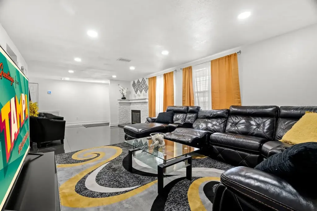 7005 Fountain Avenue Tampa FL 33634
