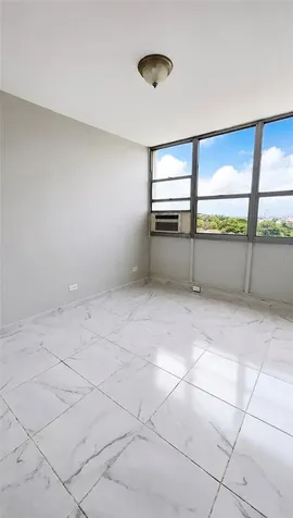 368 Cond. Crystal House San Juan PR 00923