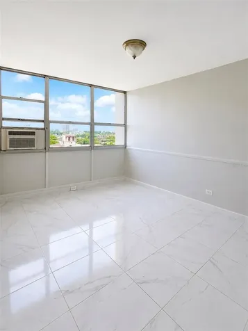 368 Cond. Crystal House San Juan PR 00923