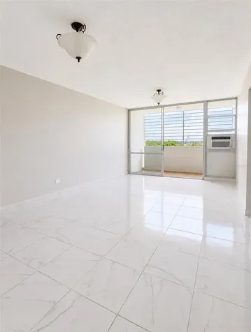 368 Cond. Crystal House San Juan PR 00923