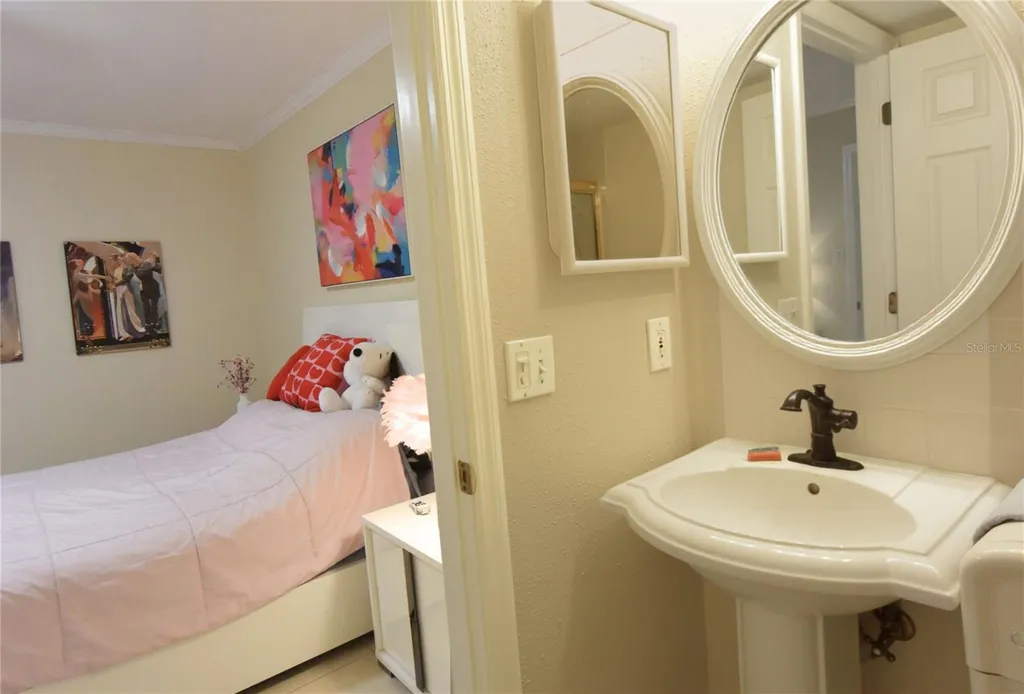5231 Lake Village Drive Sarasota FL 34235