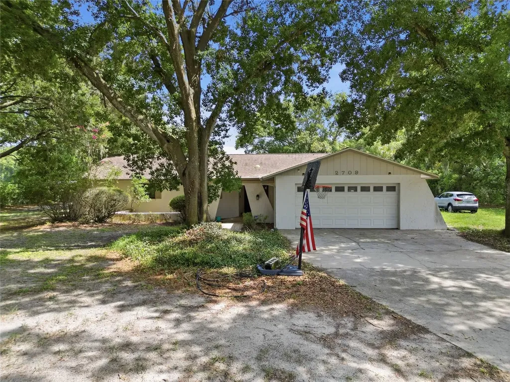 2709 W Sam Allen Road Plant City FL 33565