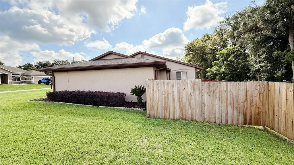 898 Crittenden Avenue Orange City FL 32763