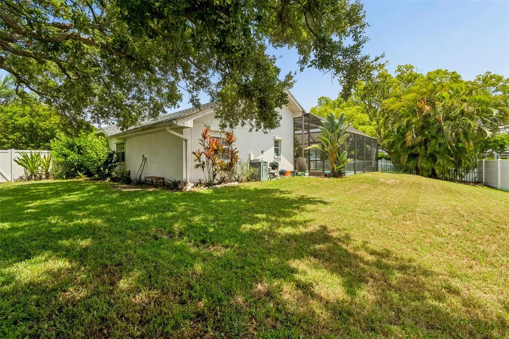 1776 Wood Thrush Way Palm Harbor FL 34683